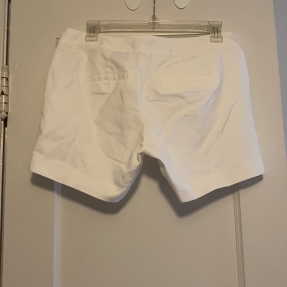 The Limited white sz 4 sailor shorts w/ decorative buttons & functional zipper - Picture 4 of 10